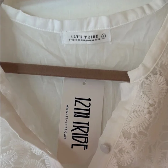 12th Tribe White Ruffled Floral Blouse - Picture 3 of 8